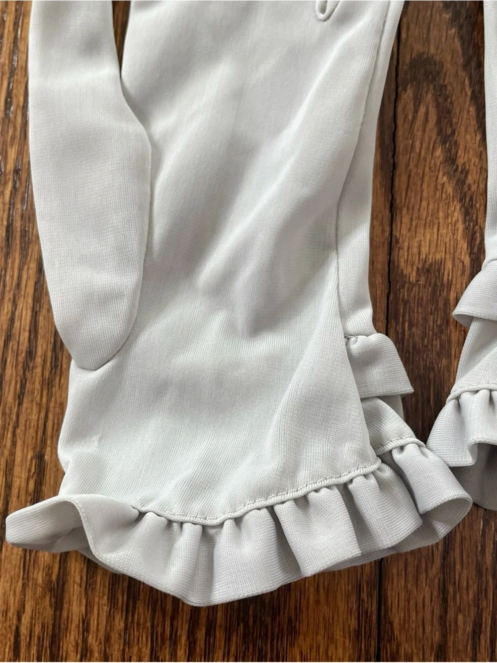 Vintage 1950's Women’s Light Gray Nylon Gloves With Ruffles Sz Small-Medium
